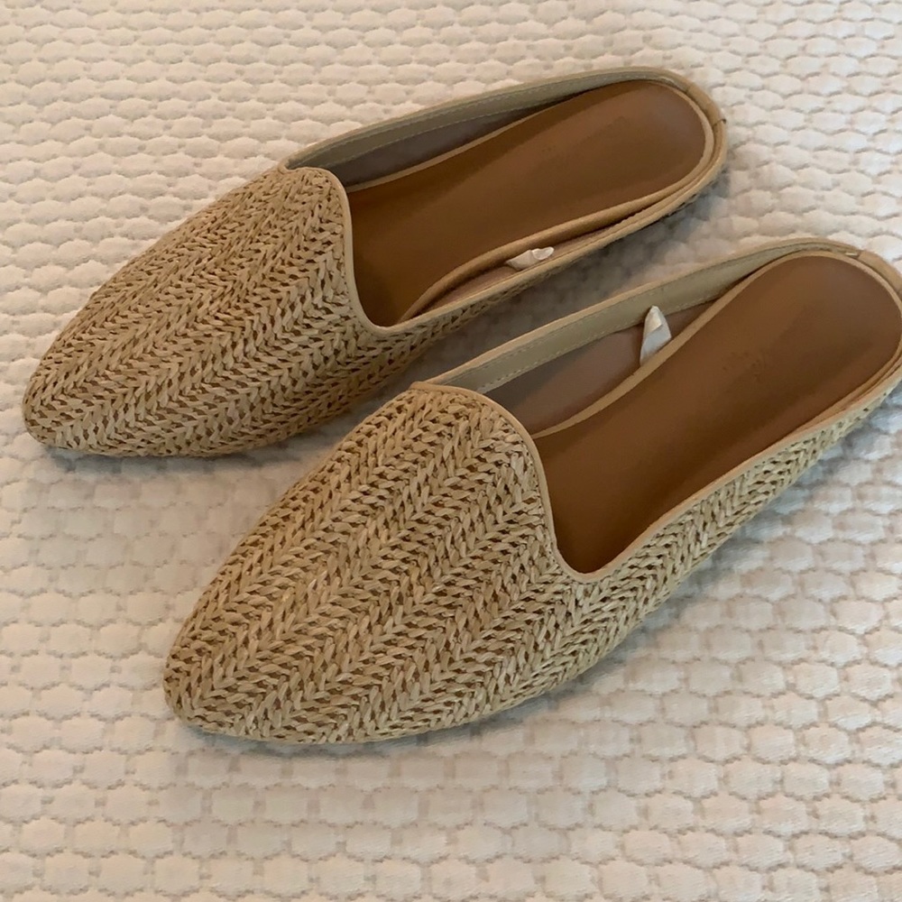 Universal Threads Staw Flats-  size 7